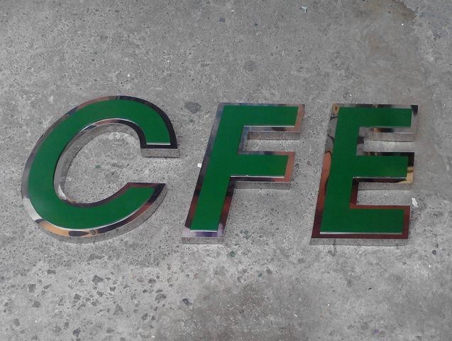 Base en Acero armado con letras pintadas